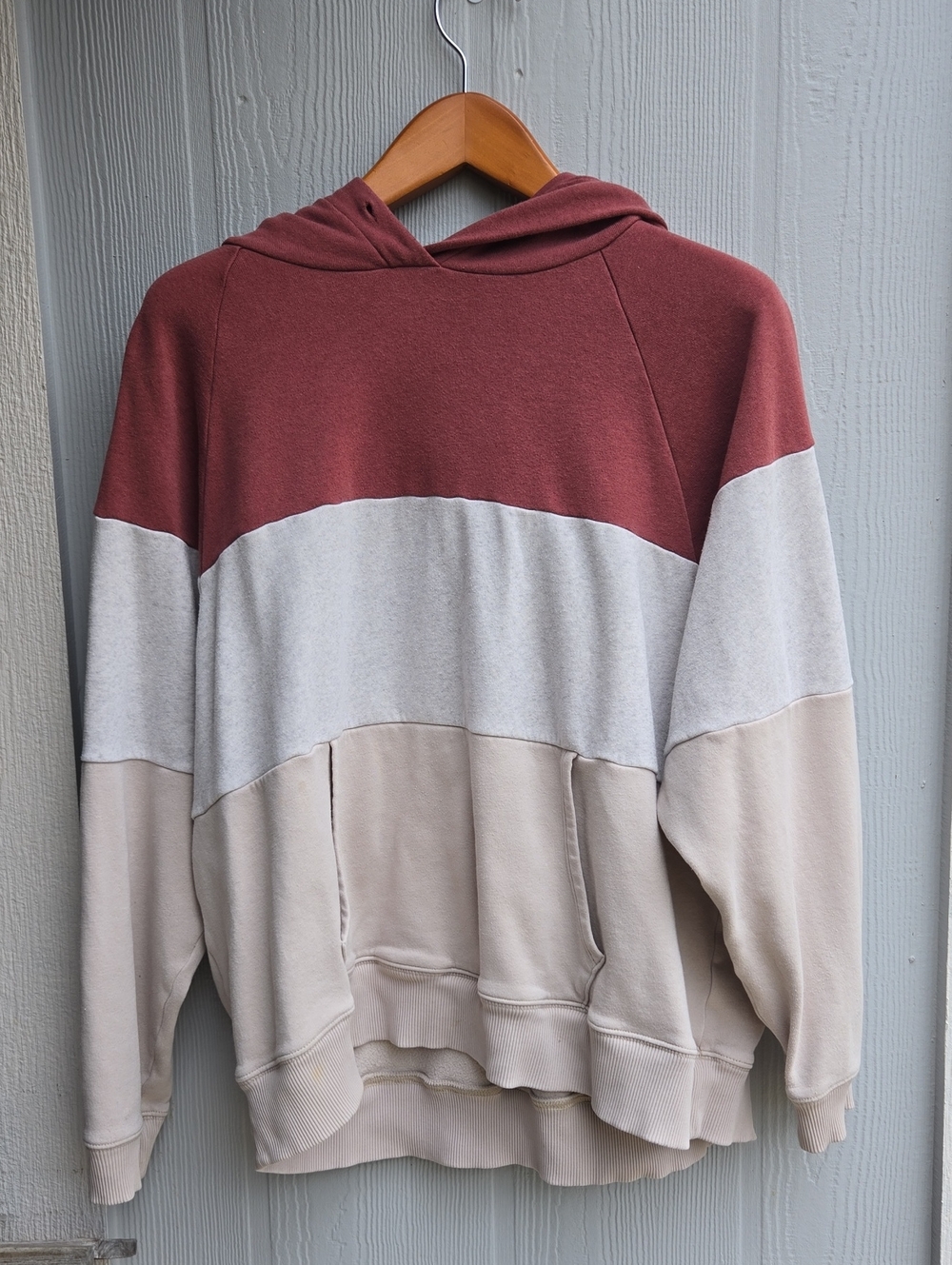 American Eagle Outfitters Colorblock Hoodie in Rust, Light Gray & Cream (Size S)
